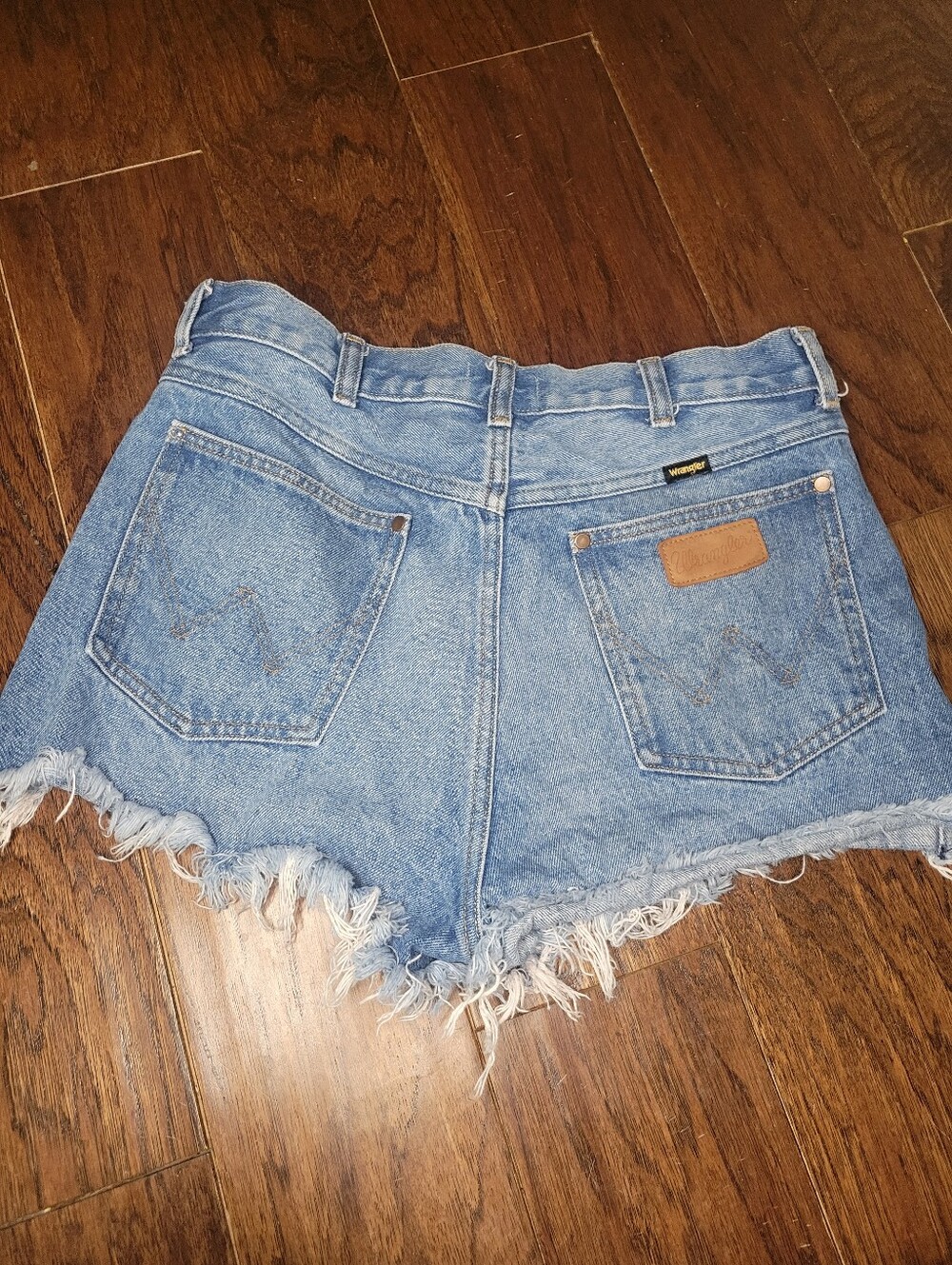 Wrangler Festival Shorts Size 28 - Picture 2 of 4